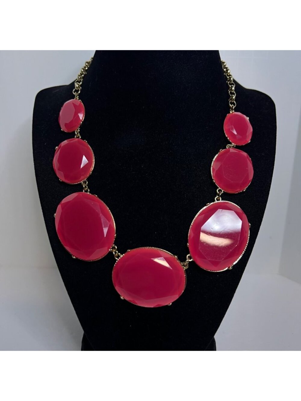 Chunky Gold Tone Dark Pink Statement Necklace (6366)